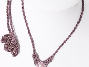 collier rose sur quartz rose et aventurine en macramé