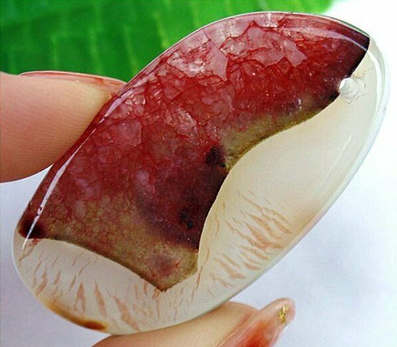 pierre Agate druzy géode rouge