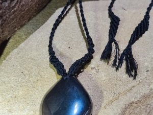 Collier noir pour homme ou femme en hématite